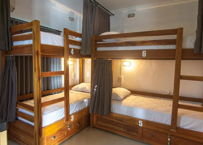 Zentiga Surf Hostel Canggu